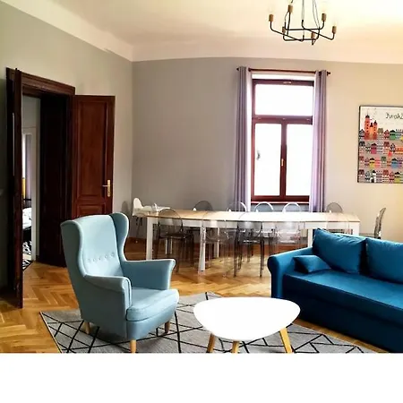 Huge And Cosy City Center Апартаменты *
