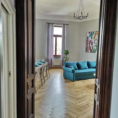 Huge And Cosy City Center Апартаменты